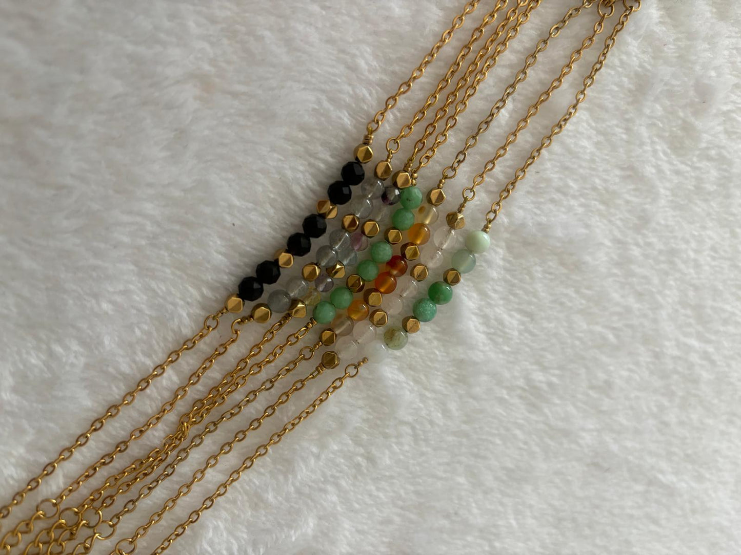 Bracelet "Nithya" perles & chaîne - Cornaline multicolore et hématites