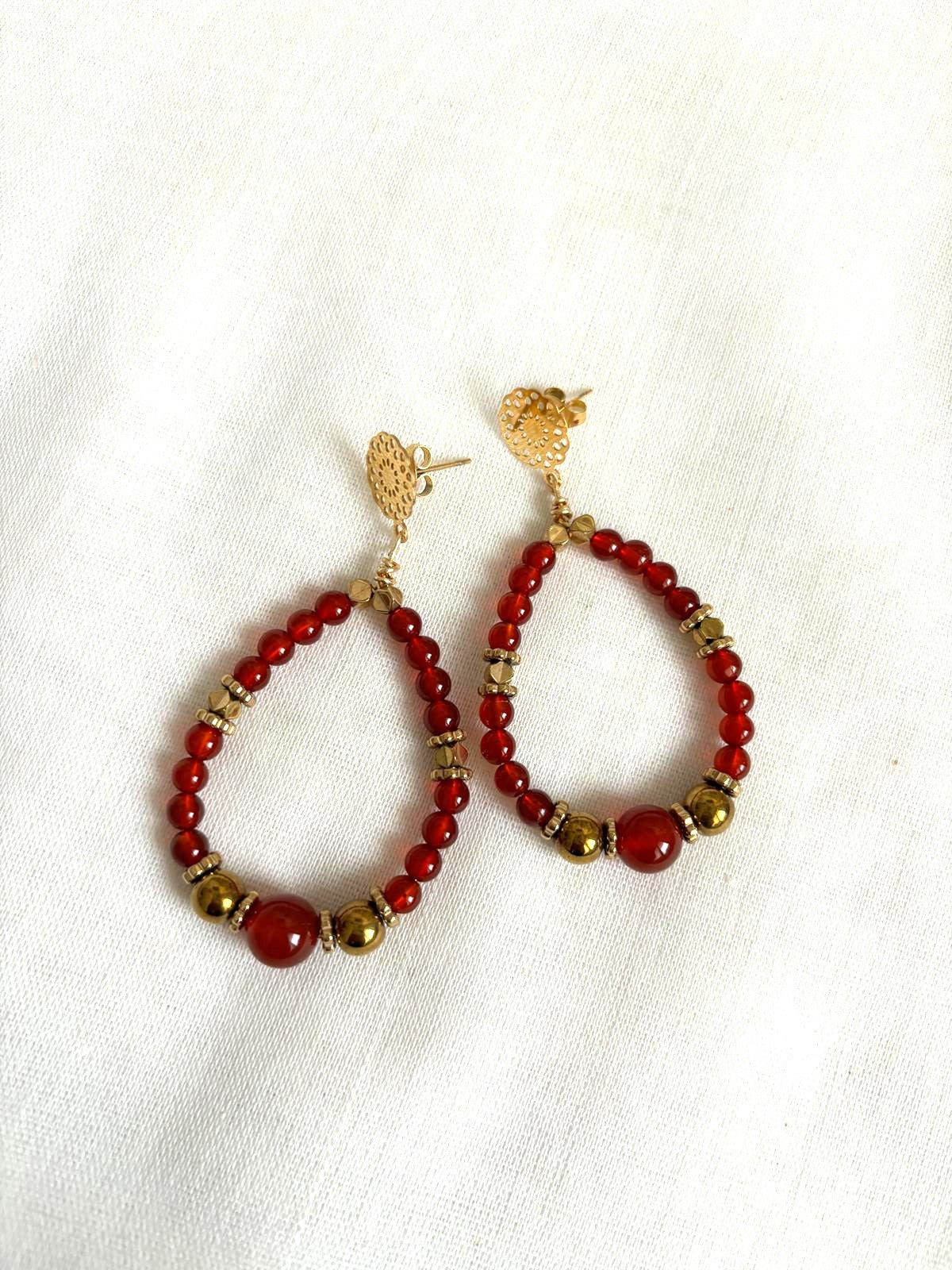 Boucles d'oreilles - Arya - Cornaline rouge & Hématites dorées