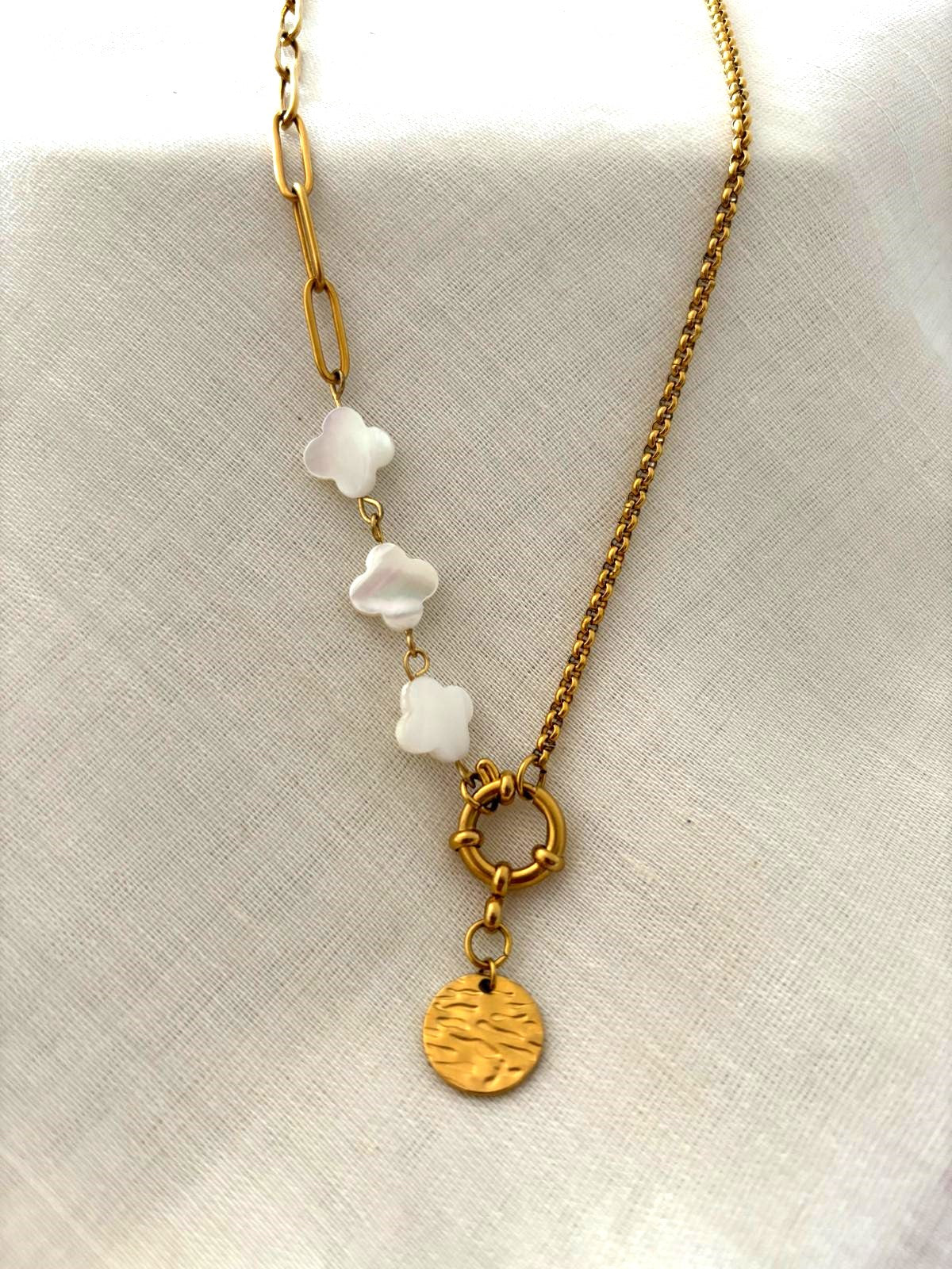 Collier "Jasmin" Perles de nacre